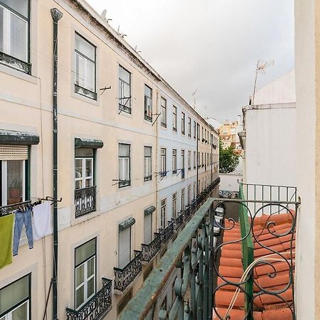 Attic Apartment With Balcony In Bairro Alto Lissabon Exterior foto