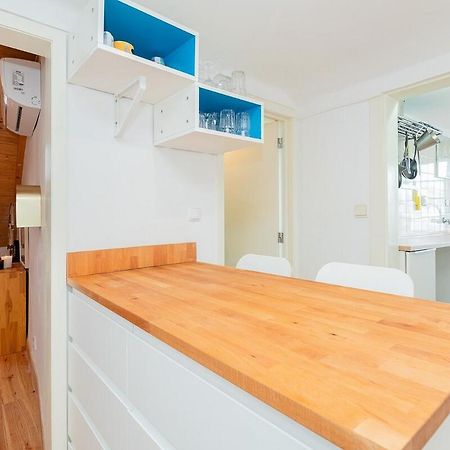 Attic Apartment With Balcony In Bairro Alto Lissabon Exterior foto